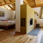 Weinhaus Nigl - Hotel, Restaurant Und Bed & Breakfast