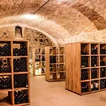 Weinhaus Nigl - Hotel, Restaurant Und Bed & Breakfast 4*