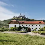 Bed & Breakfast Weinhaus Nigl - Hotel, Restaurant Und 4*