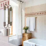 Weinhaus Nigl - Hotel, Restaurant Und Bed & Breakfast 4*