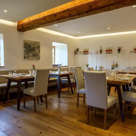 Weinhaus Nigl - Hotel, Restaurant Und * סנפטנברג