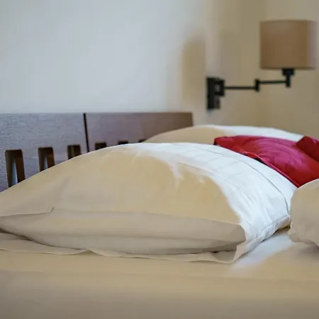 Bed & Breakfast Weinhaus Nigl - Hotel, Restaurant Und 4*