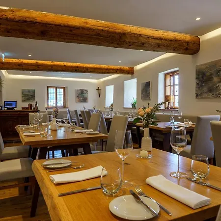 לינה וארוחת בוקר Weinhaus Nigl - Hotel, Restaurant Und סנפטנברג