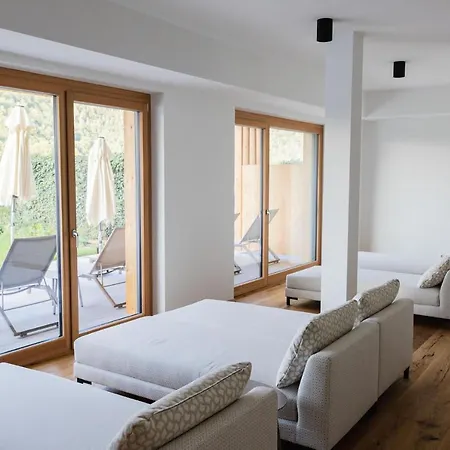 לינה וארוחת בוקר Weinhaus Nigl - Hotel, Restaurant Und סנפטנברג