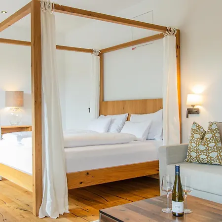לינה וארוחת בוקר Weinhaus Nigl - Hotel, Restaurant Und