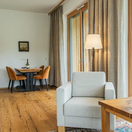 Weinhaus Nigl - Hotel, Restaurant Und *