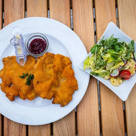 Weinhaus Nigl - Hotel, Restaurant Und 4*