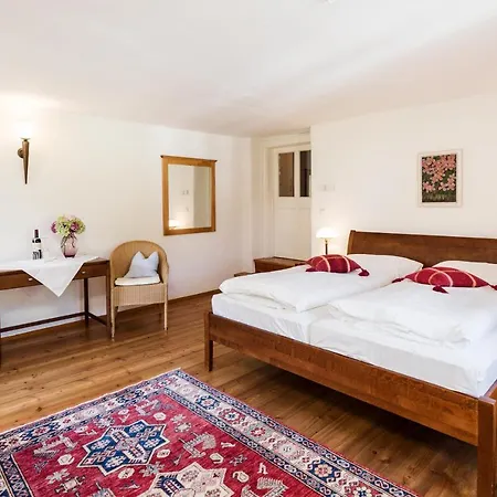 לינה וארוחת בוקר Weinhaus Nigl - Hotel, Restaurant Und *