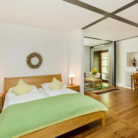 לינה וארוחת בוקר Weinhaus Nigl - Hotel, Restaurant Und סנפטנברג