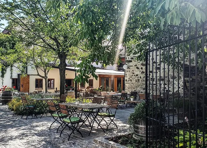 Weinhaus Nigl - Hotel, Restaurant Und Bed & Breakfast 4*