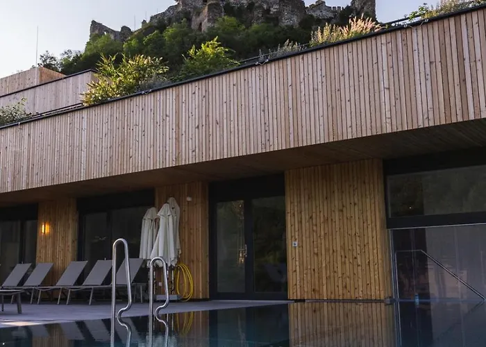 Weinhaus Nigl - Hotel, Restaurant Und Bed & Breakfast Senftenberg