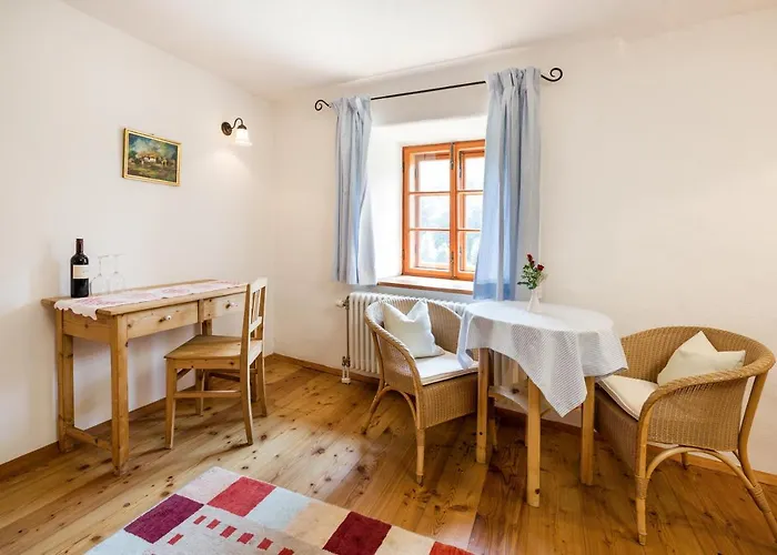 Weinhaus Nigl - Hotel, Restaurant Und Bed & Breakfast Senftenberg