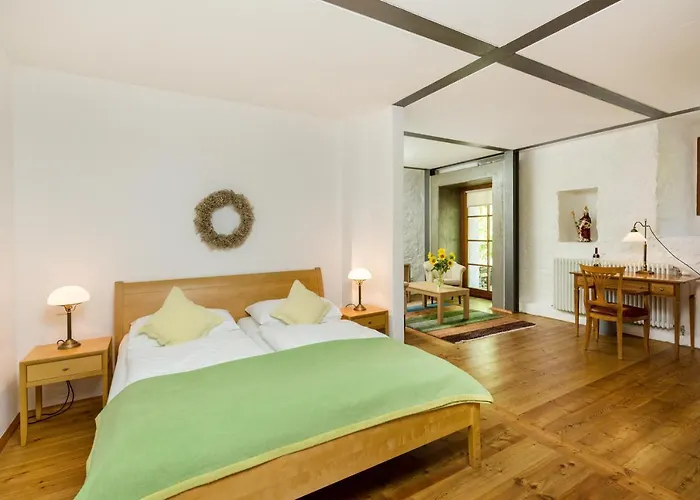 Bed & Breakfast Weinhaus Nigl - Hotel, Restaurant Und Senftenberg