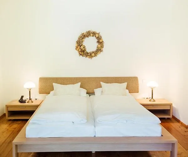 Weinhaus Nigl - Hotel, Restaurant Und 4*